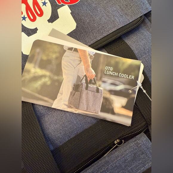 NWT Philadelphia Phillies Picnic Time On the Go Lunch Tote Insulated Cooler Bag - Picture 6 of 9